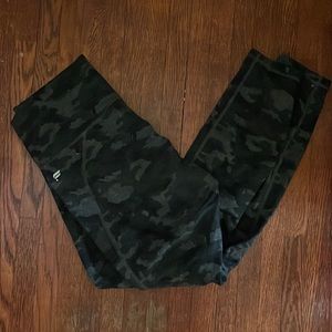 GUC Fabletics Powerhold Camo Print leggings Size S